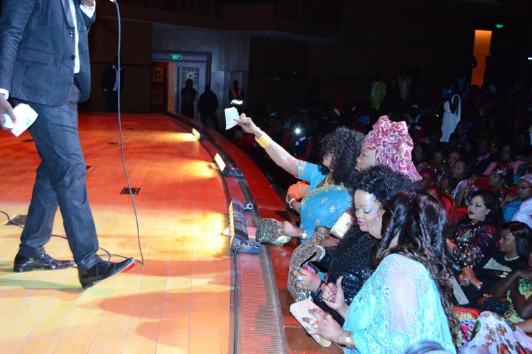 Les images du "rakadiou show" de l'amicale des employés de la pharmacie Guigon. Regardez Les images du "rakadiou show" de l'amicale des employés de la pharmacie Guigon. Regardez