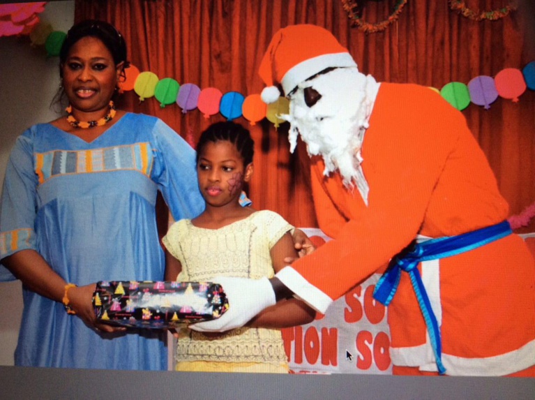 Remise de cadeaux avec l'association cœur solidaire