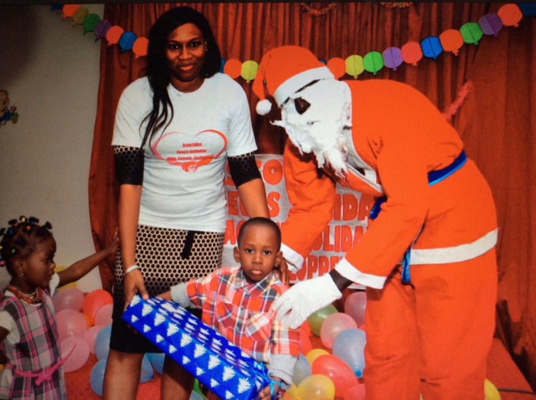 Remise de cadeaux avec l'association cœur solidaire Remise de cadeaux avec l'association cœur solidaire