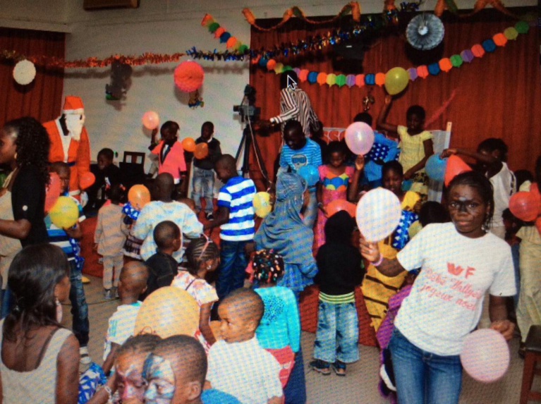 Remise de cadeaux avec l'association cœur solidaire Remise de cadeaux avec l'association cœur solidaire