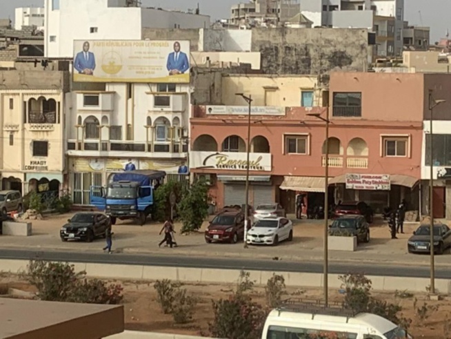 Le siège du PRP de Déthié Fall, encore barricadé: Les jeunes et des femmes de Yewwi Askan Wi dénoncent la poursuite d’une forfaiture Le siège du PRP de Déthié Fall, encore barricadé: Les jeunes et des femmes de Yewwi Askan Wi dénoncent la poursuite d’une forfaiture