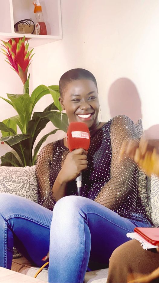 Quand l'artiste Myrma affiche un sourire total après la sortie de "CONFIDENCE" admirez ses belles clichés Quand l'artiste Myrma affiche un sourire total après la sortie de "CONFIDENCE" admirez ses belles clichés