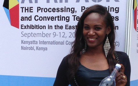 Amina Badiane, l’ex Top modèle sénégalaise qui vivait en Italie lance un magazine intitulé » Africa Industrie » Amina Badiane, l’ex Top modèle sénégalaise qui vivait en Italie lance un magazine intitulé » Africa Industrie »