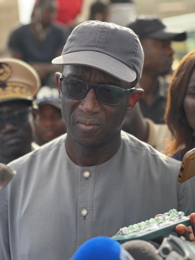 Le Premier Ministre, Ministre de l’Elevage et des Productions animales Amadou BA, a effectué, une série de visites dans les différents points de vente de moutons et d'approvisionnement du marché. Le Premier Ministre, Ministre de l’Elevage et des Productions animales Amadou BA, a effectué, une série de visites dans les différents points de vente de moutons et d'approvisionnement du marché.