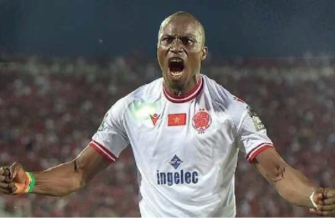 Sport-Maroc : Bouly Junior Sambou perd le championnat mais se console avec le titre de meilleur buteur Sport-Maroc : Bouly Junior Sambou perd le championnat mais se console avec le titre de meilleur buteur