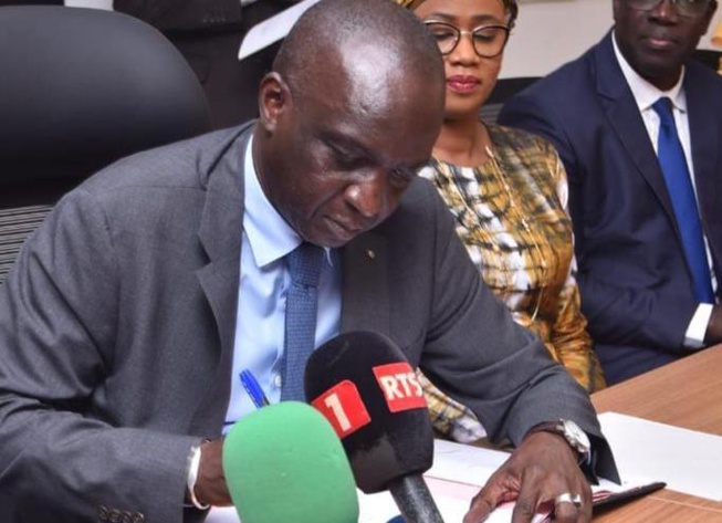 Manifestations : Le ministre des Finances déplore les saccages et pillages… Manifestations : Le ministre des Finances déplore les saccages et pillages…