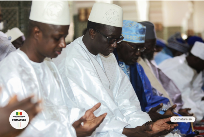 GRANDE MOSQUÉE: Les images du premier ministre Amadou BA à la prière de la tabaski GRANDE MOSQUÉE: Les images du premier ministre Amadou BA à la prière de la tabaski
