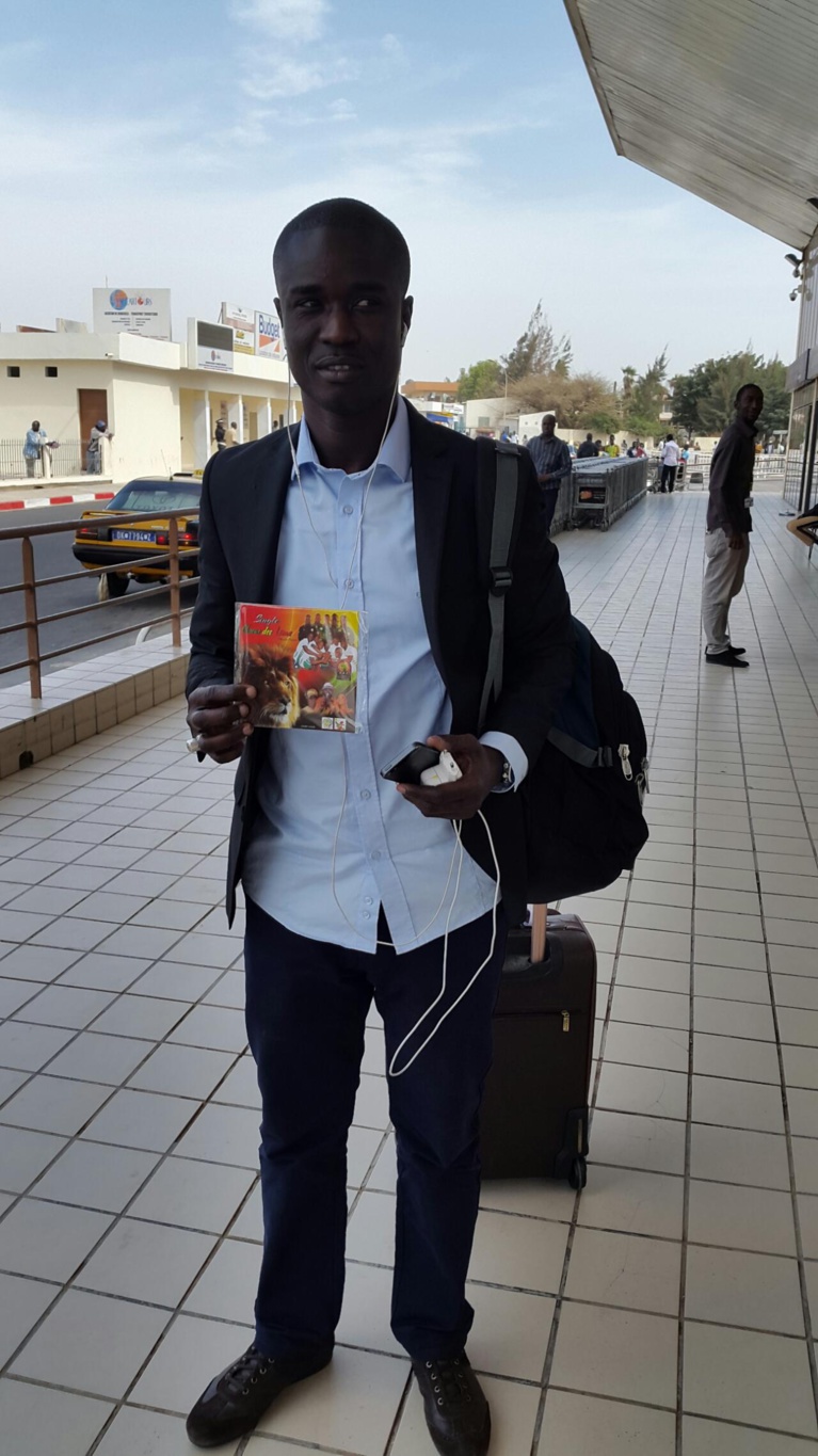 Le patron de "Senart Vision" lance le concept 1000% derriére les lions de la téranga. Regardez Le patron de "Senart Vision" lance le concept 1000% derriére les lions de la téranga. Regardez