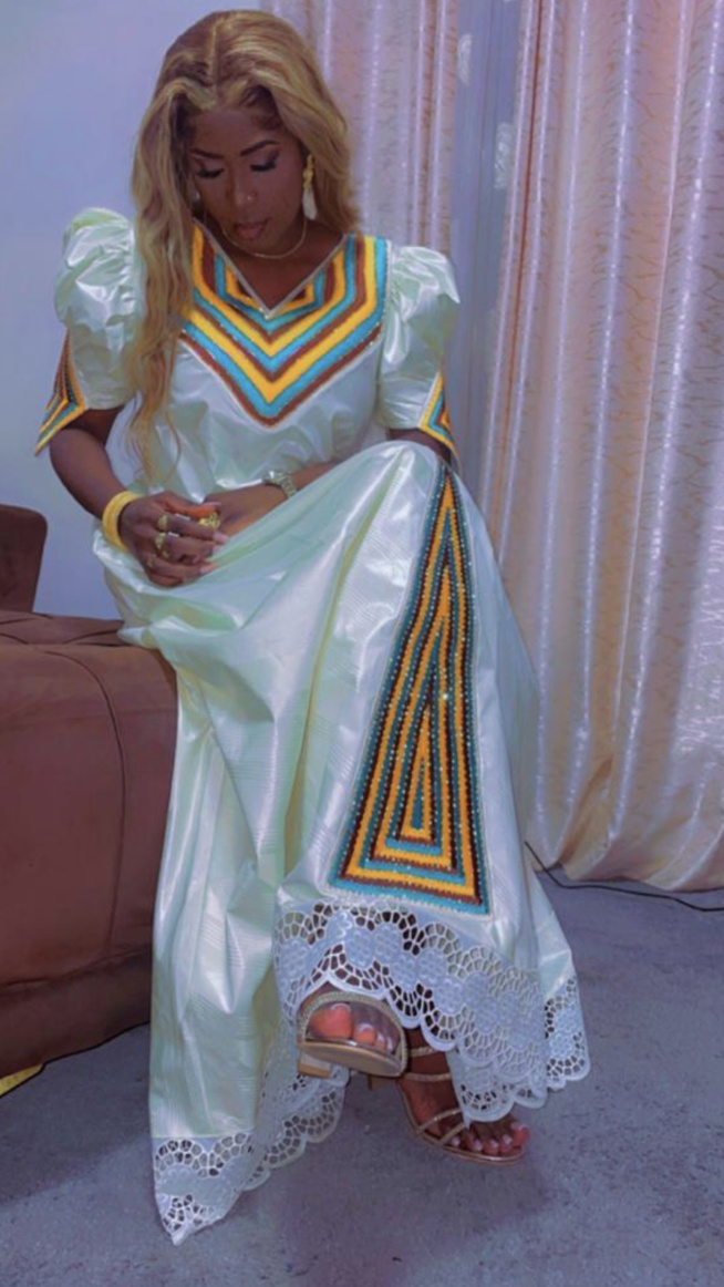 Tabaski admirez le sangne sé de l'actrice comédienne animatrice Colle Laye de la TFM à vous couper.. Tabaski admirez le sangne sé de l'actrice comédienne animatrice Colle Laye de la TFM à vous couper..