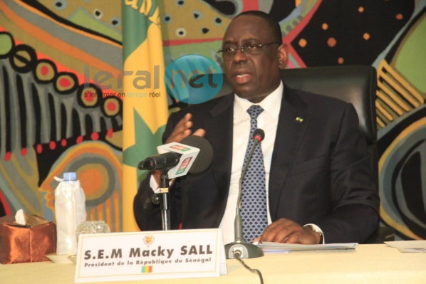 Macky lance des piques à Wade : "Il ne sert à rien de s'accrocher au pouvoir" Macky lance des piques à Wade : "Il ne sert à rien de s'accrocher au pouvoir"