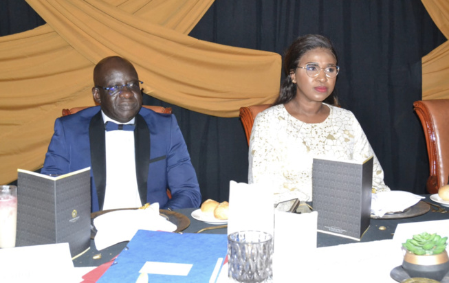 Les 100 premiers images de la soirée des Cauris d'or au King Fahd avec le MEDS du Pdt Mbagnick Diop Les 100 premiers images de la soirée des Cauris d'or au King Fahd avec le MEDS du Pdt Mbagnick Diop