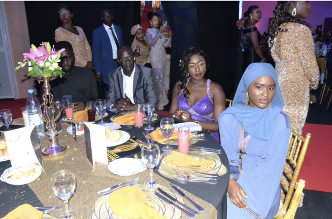 Les 100 premiers images de la soirée des Cauris d'or au King Fahd avec le MEDS du Pdt Mbagnick Diop Les 100 premiers images de la soirée des Cauris d'or au King Fahd avec le MEDS du Pdt Mbagnick Diop