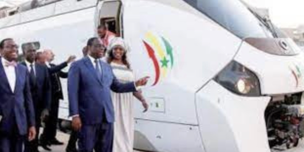 Macky Sall exprime sa vision ambitieuse : le TER doit atteindre les régions les plus reculées du Sénégal Macky Sall exprime sa vision ambitieuse : le TER doit atteindre les régions les plus reculées du Sénégal