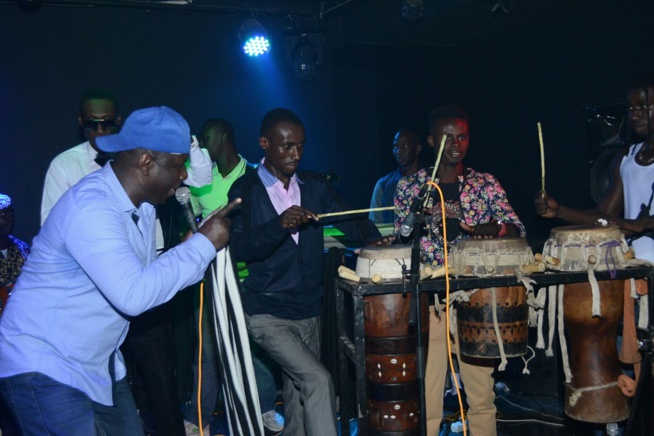 Images: Les "Rakadioumans" à l'assaut du Baramundi avec la génération consciente de Pape Diouf Images: Les "Rakadioumans" à l'assaut du Baramundi avec la génération consciente de Pape Diouf