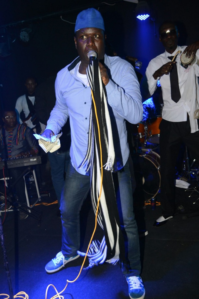 Images: Les "Rakadioumans" à l'assaut du Baramundi avec la génération consciente de Pape Diouf Images: Les "Rakadioumans" à l'assaut du Baramundi avec la génération consciente de Pape Diouf