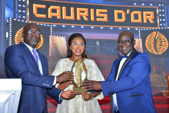 Cauris d'Or: Cauris du Meilleur Manager Homme de l'année 2023 décerné au DG Papa Mademba Bitèye pour l'Excellence conquise et assise à la Senelec Cauris d'Or: Cauris du Meilleur Manager Homme de l'année 2023 décerné au DG Papa Mademba Bitèye pour l'Excellence conquise et assise à la Senelec