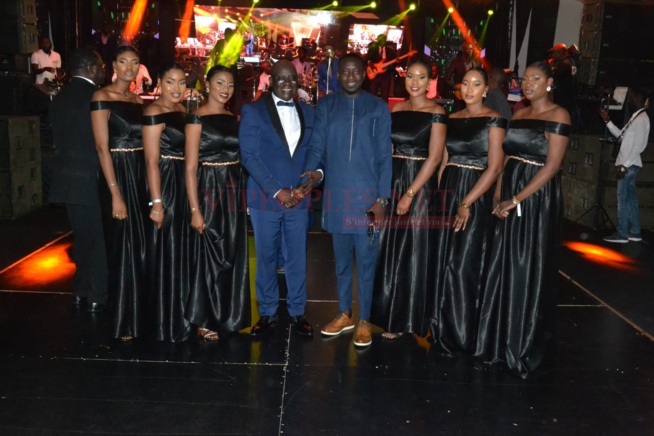 240 images de la prestigieuse soirée de gala de remises de distinction des Cauris d'Or édition 2023 au King Fahd avec le MEDS du président Mbagnick Diop. 240 images de la prestigieuse soirée de gala de remises de distinction des Cauris d'Or édition 2023 au King Fahd avec le MEDS du président Mbagnick Diop.