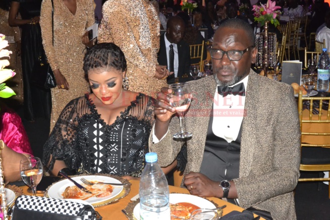 Cauris d'Or: Cauris du Leader Futur de l'année 2023 décerné au PDG de RAF PROD Mme Gaye Zeynab Clara pour l'Excellence conquise dans la production. Cauris d'Or: Cauris du Leader Futur de l'année 2023 décerné au PDG de RAF PROD Mme Gaye Zeynab Clara pour l'Excellence conquise dans la production.