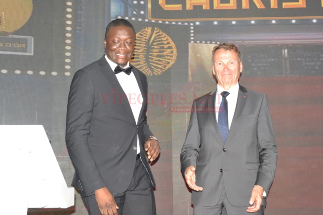 Cauris d'Or: Cauris LEADERSHIP de l'année 2023 décerné au DG Ousmane Mbaye de DANGOTE pour l'Excellence conquise et assise au sein de DANGOTE CEMENT. Cauris d'Or: Cauris LEADERSHIP de l'année 2023 décerné au DG Ousmane Mbaye de DANGOTE pour l'Excellence conquise et assise au sein de DANGOTE CEMENT.