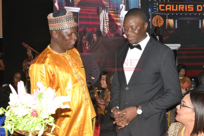 Cauris d'Or: Cauris LEADERSHIP de l'année 2023 décerné au DG Ousmane Mbaye de DANGOTE pour l'Excellence conquise et assise au sein de DANGOTE CEMENT. Cauris d'Or: Cauris LEADERSHIP de l'année 2023 décerné au DG Ousmane Mbaye de DANGOTE pour l'Excellence conquise et assise au sein de DANGOTE CEMENT.
