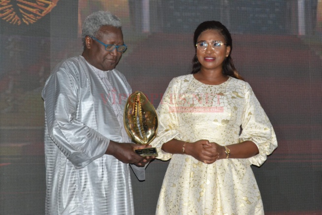 Cauris d'Or: Cauris SCIENTIFIQUE de l'année 2023 décerné au Dr Abdou Aziz Kassé pour l'Excellence conquise. Cauris d'Or: Cauris SCIENTIFIQUE de l'année 2023 décerné au Dr Abdou Aziz Kassé pour l'Excellence conquise.