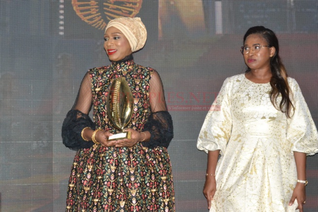 Cauris d'Or: Cauris de la bonne gouvernance secteur industrie culturelle de l'année 2023 décerné au PCA de la SODAVE, Mme Ngoné Ndour pour l'Excellence conquise. Cauris d'Or: Cauris de la bonne gouvernance secteur industrie culturelle de l'année 2023 décerné au PCA de la SODAVE, Mme Ngoné Ndour pour l'Excellence conquise.