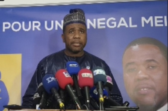 300 sénégalais morts dans l’océan Bougane meurtri : Pourquoi nos frères et sœurs fuient la misère au point de risquer leur vie… 300 sénégalais morts dans l’océan Bougane meurtri : Pourquoi nos frères et sœurs fuient la misère au point de risquer leur vie…