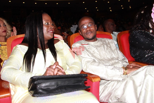 Abdou Mbow souriant à coté de sa "Kani ngégn" Abdou Mbow souriant à coté de sa "Kani ngégn"