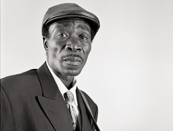 Souleymane Faye: « Je mens, je commets l’adultère, je bois du vin (…) Je suis un ‘musulmenteur' » Souleymane Faye: « Je mens, je commets l’adultère, je bois du vin (…) Je suis un ‘musulmenteur' »