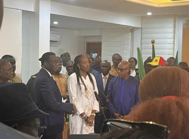 CEREMONIE DE REMISE DU DRAPEAU NATIONAL AUX LIONNES DU BASKET BALL DANS LE CADRE DE L’AFRO BASKET KIGALI 2023 CEREMONIE DE REMISE DU DRAPEAU NATIONAL AUX LIONNES DU BASKET BALL DANS LE CADRE DE L’AFRO BASKET KIGALI 2023