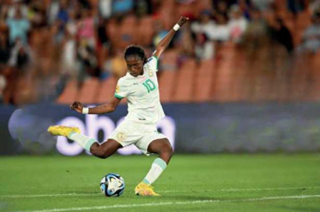Équipe Nationale Féminine : blessée contre l’Algérie, Ndeye Awa Diakhaté souffre d’une rupture des ligaments croisés