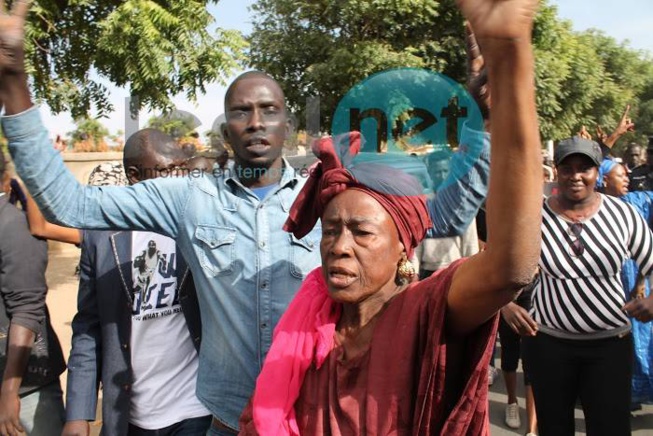 Photos - Revivez en images le face-à -face électrique entre libéraux et forces de l'ordre à la Place de l'Obélisque Photos - Revivez en images le face-à -face électrique entre libéraux et forces de l'ordre à la Place de l'Obélisque