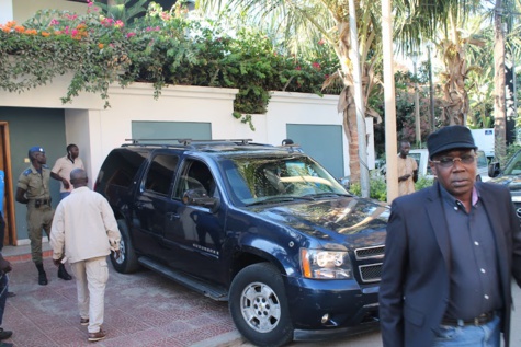 Preuves de la détermination des libéraux à résister : ces propos de Papa Samba Mboup à son chauffeur ; Cheikh Tidiane Sy et sa béquille Preuves de la détermination des libéraux à résister : ces propos de Papa Samba Mboup à son chauffeur ; Cheikh Tidiane Sy et sa béquille