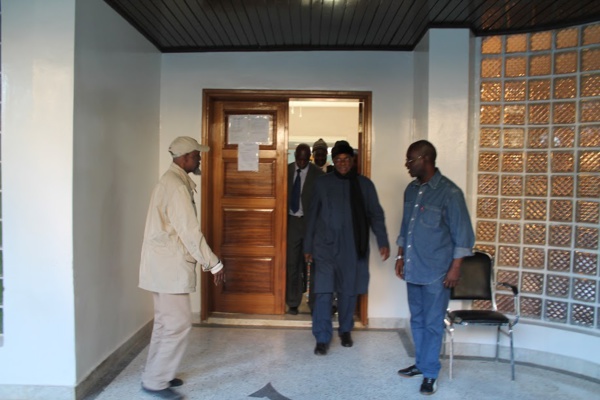 La justice doit mettre Me Wade en résidence surveillée (Ousmane War, Apr Benelux) La justice doit mettre Me Wade en résidence surveillée (Ousmane War, Apr Benelux)