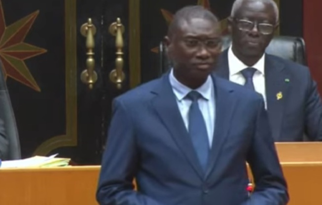 Assemblée nationale : quand Ismaila Madior Fall drible Me Oumar Youm et Bby Assemblée nationale : quand Ismaila Madior Fall drible Me Oumar Youm et Bby