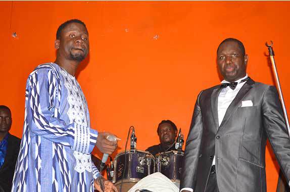 20 IMAGES: Présentation de son nouvel album au just 4 u: Salam signe son retour en force sur la scène musicale avec une vente de plus de 250 Cd. 20 IMAGES: Présentation de son nouvel album au just 4 u: Salam signe son retour en force sur la scène musicale avec une vente de plus de 250 Cd.