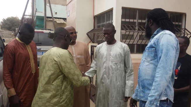 Les images de la visite de courtoisie de Pape Diouf chez Mouhamed Ndao Tyson et le maire de Pikine. Regardez