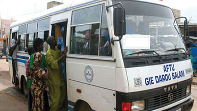 Nietty Mbaar: Des agresseurs infiltrent un minibus Tata et dépouillent les passagers Nietty Mbaar: Des agresseurs infiltrent un minibus Tata et dépouillent les passagers