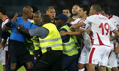 La CAF suspend pour 6 mois l’arbitre du match Guinée équatoriale vs Tunisie La CAF suspend pour 6 mois l’arbitre du match Guinée équatoriale vs Tunisie
