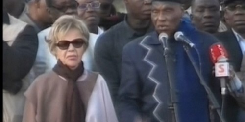 Wade menace: "Si Macky s’entête à faire juger Karim par la Crei, il va devoir me prendre la vie" Wade menace: "Si Macky s’entête à faire juger Karim par la Crei, il va devoir me prendre la vie"