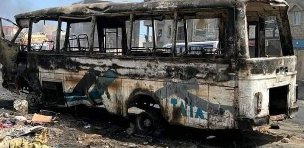 Thiès : Trois bus Tata incendiés au cocktail molotov Thiès : Trois bus Tata incendiés au cocktail molotov