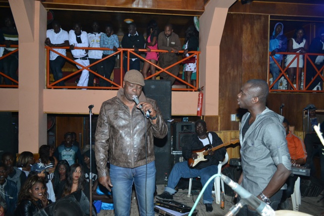 Images:La banlieue a répondu présent à son fils Pape Diouf avec un "show rakadiou" au Ravin