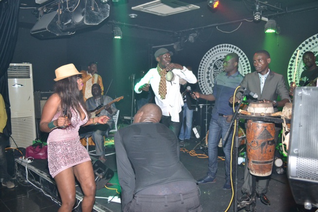 Toujours dans sa logique d'enflammer, Pape Diouf chauffe le Baramundi avec son "Rakadiou show" Toujours dans sa logique d'enflammer, Pape Diouf chauffe le Baramundi avec son "Rakadiou show"