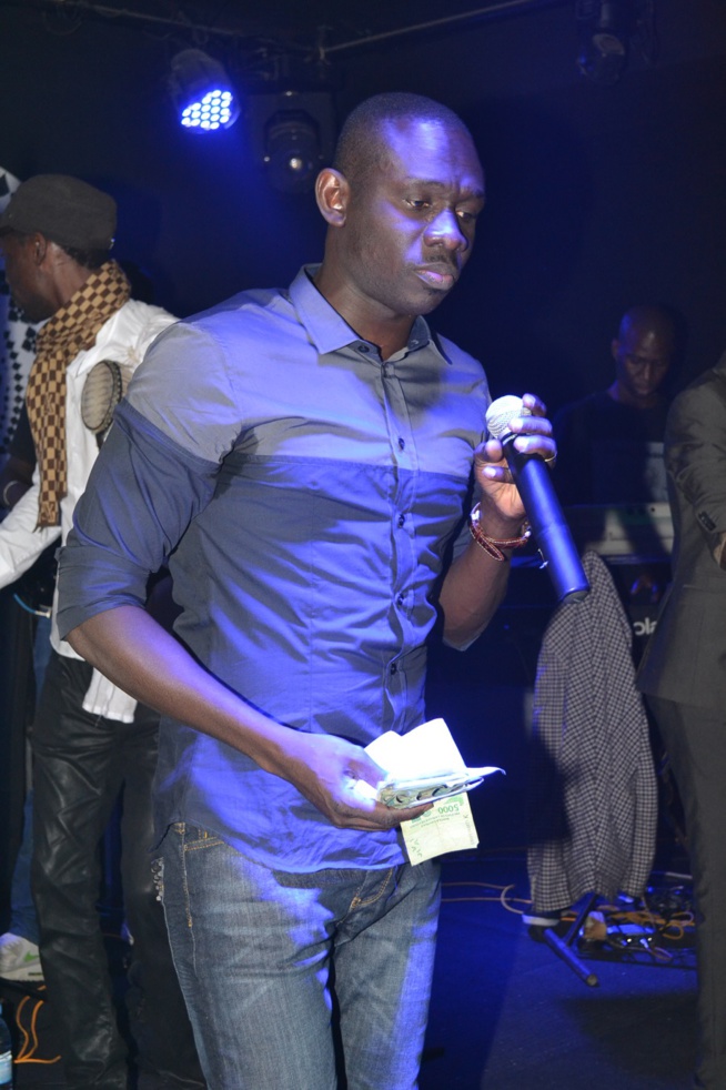 Toujours dans sa logique d'enflammer, Pape Diouf chauffe le Baramundi avec son "Rakadiou show" Toujours dans sa logique d'enflammer, Pape Diouf chauffe le Baramundi avec son "Rakadiou show"