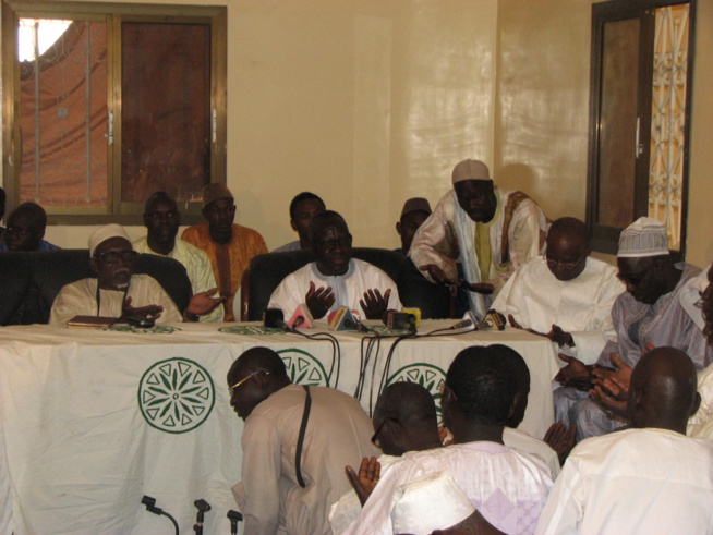 Le CDD pour la préparation du Magal de Mbacké Cadior édition 2015 s’est tenue le 11 février 2015 à la résidence de Serigne Bara à Mbacké Cadior. Le CDD pour la préparation du Magal de Mbacké Cadior édition 2015 s’est tenue le 11 février 2015 à la résidence de Serigne Bara à Mbacké Cadior.