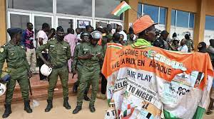 Préparation aux bras ouverts : le Niger en alerte face à une possible intervention militaire de la CEDEAO