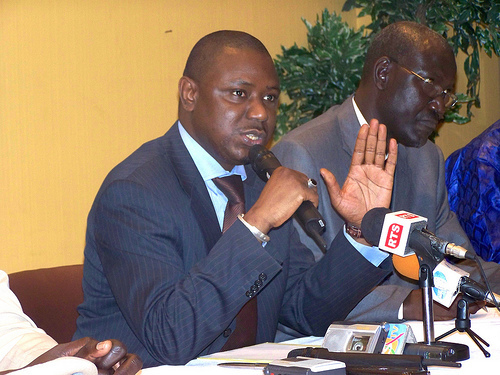 Cérémonie de levée du corps : Télescopage entre Me Wade et Benoît Sambou chez Mouhamadou Lamine Keita Cérémonie de levée du corps : Télescopage entre Me Wade et Benoît Sambou chez Mouhamadou Lamine Keita