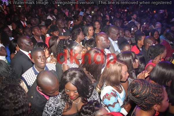 St Valentin: Youssou dour impose sa force au King Fhad Place. Regardez St Valentin: Youssou dour impose sa force au King Fhad Place. Regardez