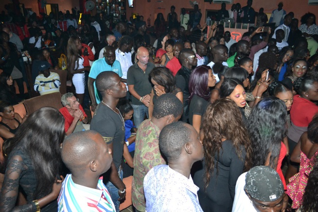 St Valentin: Pape Diouf inonde le Téranga Art de Saly pour un show "Rakadiou amoureux". Regardez St Valentin: Pape Diouf inonde le Téranga Art de Saly pour un show "Rakadiou amoureux". Regardez