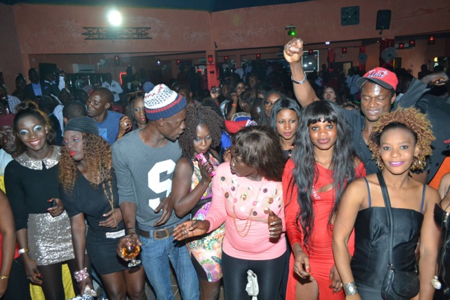 St Valentin: Pape Diouf inonde le Téranga Art de Saly pour un show "Rakadiou amoureux". Regardez St Valentin: Pape Diouf inonde le Téranga Art de Saly pour un show "Rakadiou amoureux". Regardez